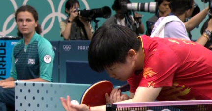 奥运乒乓球:团体赛首位世界亚军出局,王曼昱连轰3-0,日乒大胜-国乒奥运冠军王曼昱返回家乡是哪一年
