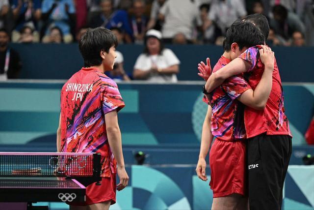 奥运乒乓：勒布伦再次摘铜！东道主3-2胜日本，张本智和无缘奖牌-勒布比赛视频在线观看