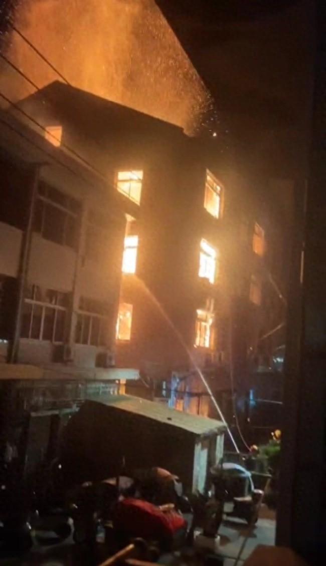 浙江瑞安一四层民房凌晨突发大灾 当地消防部门：未造成人员伤亡-浙江瑞安刑事案件