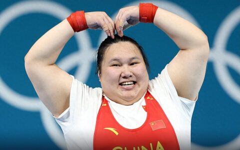 王者归来！李雯雯举重309公斤摘金，三表现演绎“雯”若泰山-李雯雯举重资料视频