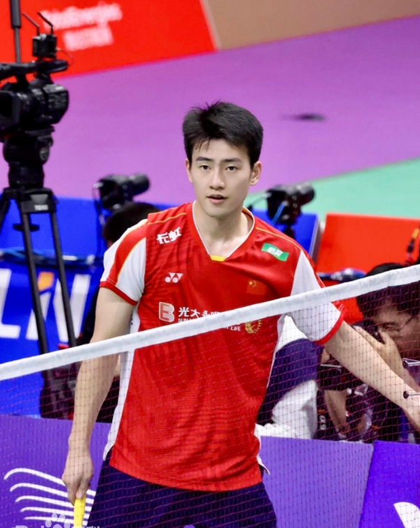 上热搜，钱天一恋情曝光？绯闻男友小1岁，世界冠军，身高180-钱天一颜值