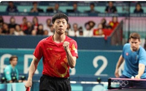 笑麻了！马龙看樊振东比赛这反应简直在演我，龙：急需！救心丸！-马龙樊振东比赛视频2021