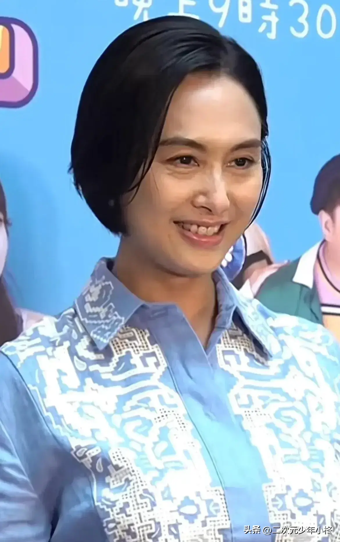 52岁朱茵近照曝光！淡妆出镜大胆自信，脸上皱纹让人感慨岁月无情-朱茵如今