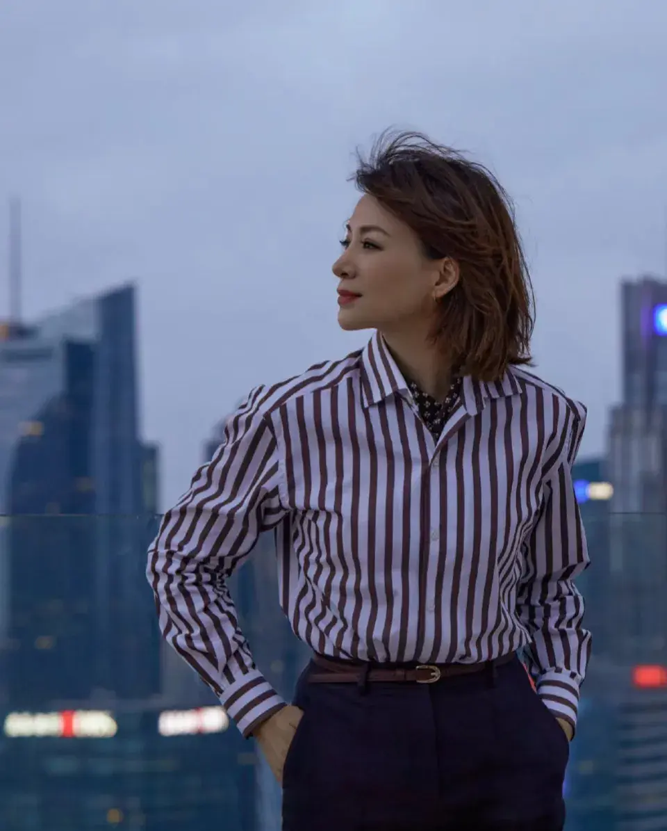“董卿2020年上海照曝光！眼底疲惫，摄影师一句话引猜测！”-董卿回上海