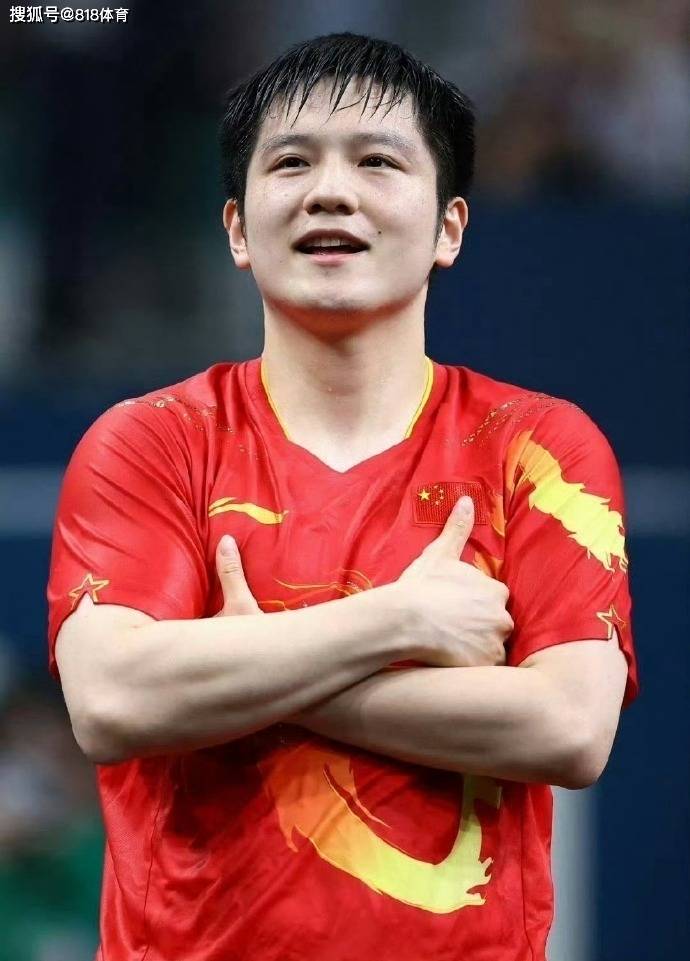 原创            马龙谈看樊振东单打哭了:王楚钦淘汰全靠他扛 0-2张本他义无反顾-马龙与樊振东的比赛