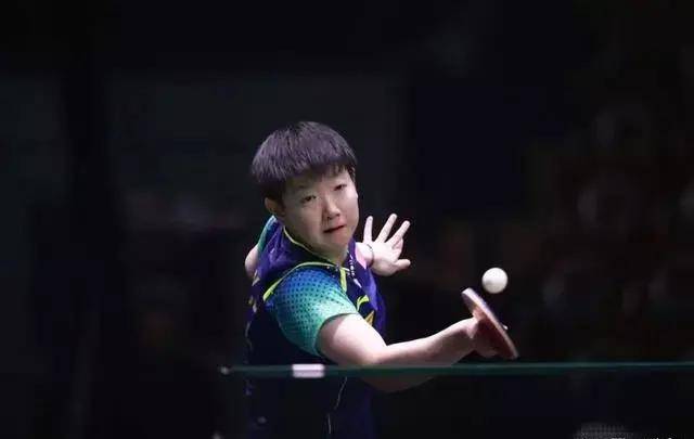 陈梦王曼昱陷入奥运女单漩涡中不能自拔,孙颖莎置身事外逍遥自在-陈梦王曼昱奥运双打夺冠视频