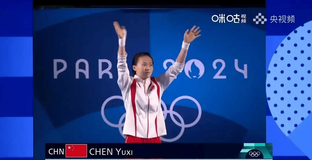 全红婵、陈芋汐10米跳台决赛,全红婵第一跳直接封神,获得全满分-全红婵和陈芋汐相处