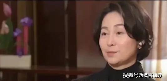 原创            53岁朱茵近照曝光，状态自然，网友纷纷赞叹其颜值似何超琼-朱茵接受采访视频