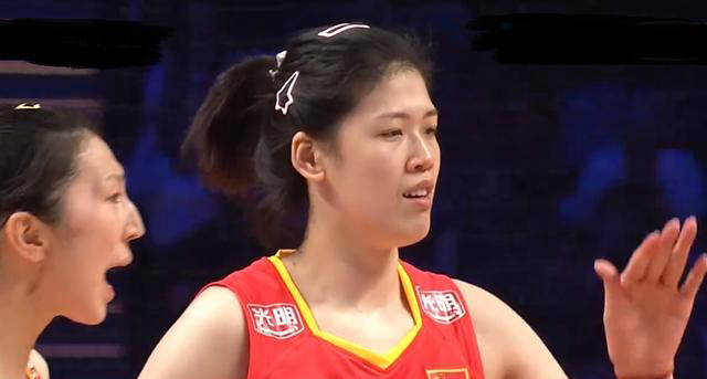 原创            中国女排：李盈莹接受采访，谈龚翔宇的泪水-中国女排李盈莹有多高