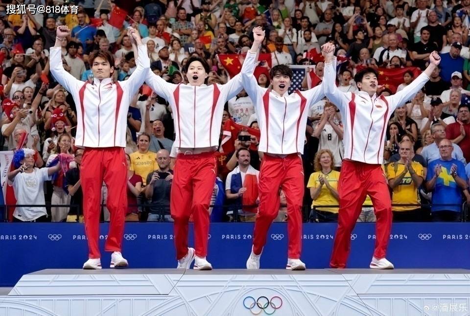 实诚小潘!潘展乐被记者问打破美国垄断,瞥了眼美国队说这怎么说啊-游泳潘展乐身高多少