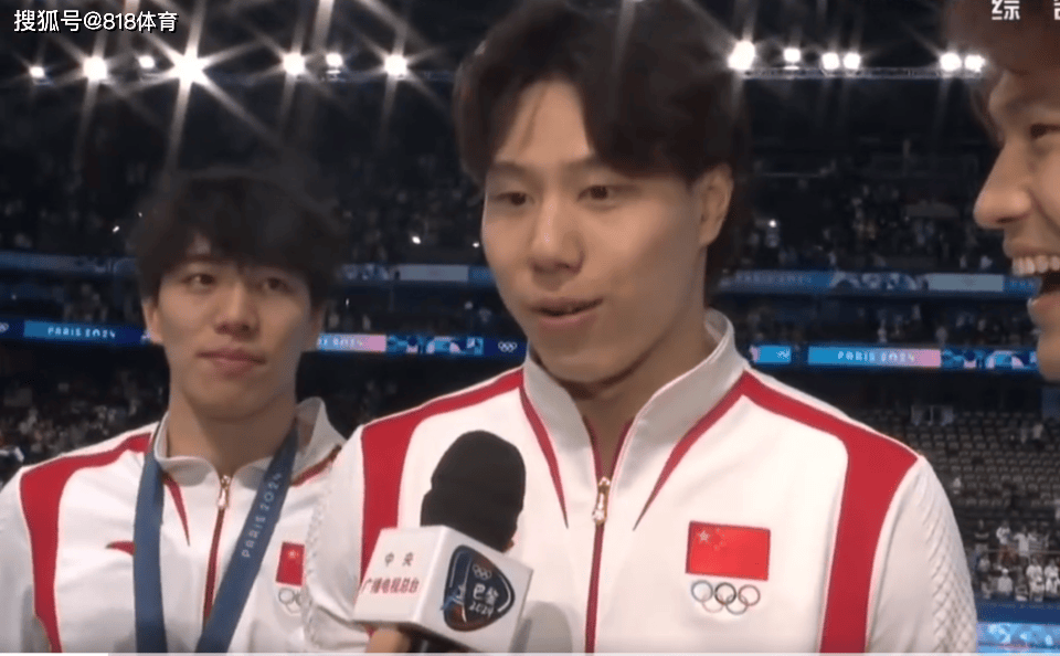 实诚小潘!潘展乐被记者问打破美国垄断,瞥了眼美国队说这怎么说啊-游泳潘展乐身高多少