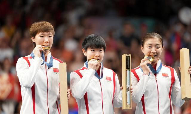 原创            陈梦谈女乒领奖盛况：孙颖莎是幕后总导演，安排得当-陈梦孙颖莎乒乓球决赛比分