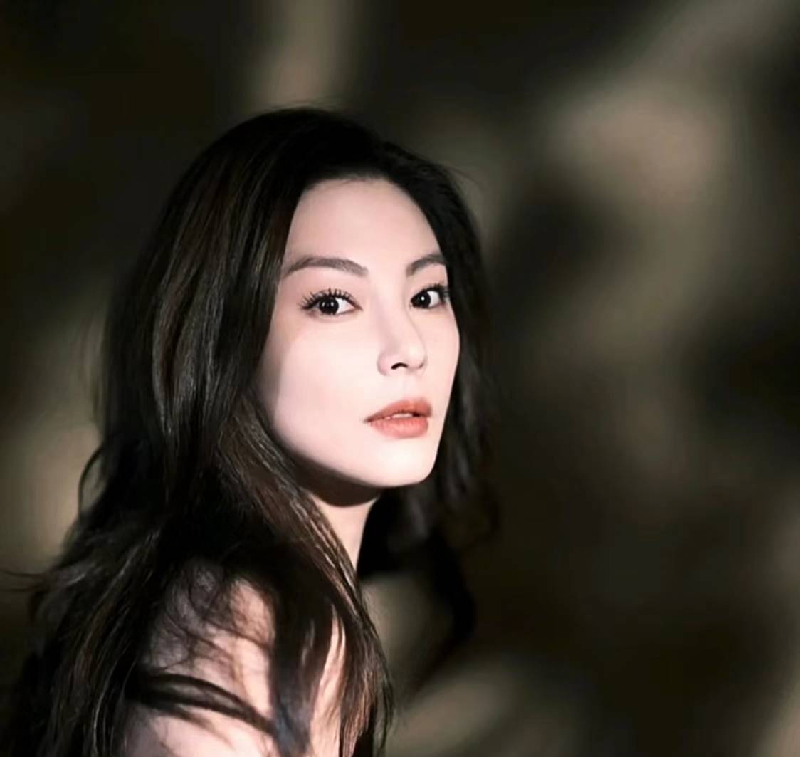 张雨绮疑似新恋情曝光，获网友支持和祝福！-张雨绮恋情曝光