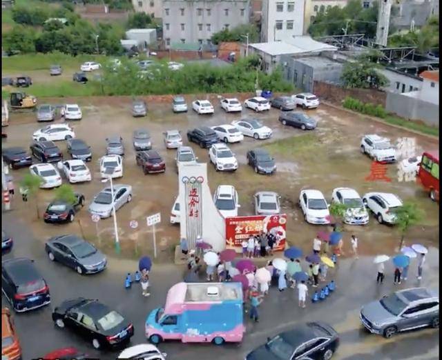 全红婵老家连夜修建停车场，加宽路面供游客前往-全红婵家里怎么样了