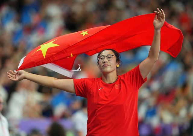 冯彬获得女子铁饼银牌 掷出个人奥运最好成绩-工商银行杜集支行