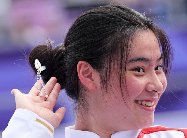 顶住压力完成两次骑行 邓雅文自由式小轮车夺冠-邓雅文是哪个学校的