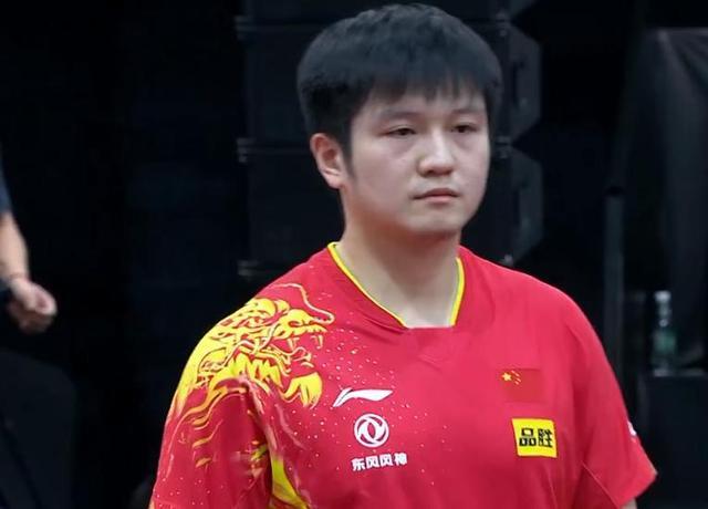 3连胜！樊振东单局2比7逆转，马龙让2追3，单局11比2打疯了-樊振东4比0首胜马龙谁赢了