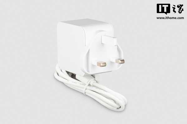 树莓派发布新款 45W USB-C 电源适配器:售价 15 美元,宽电压设计