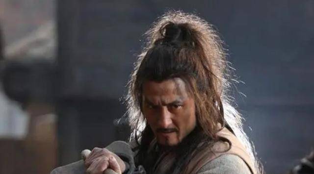 “马上林冲，马下武松”，后面还有一句，为什么说书人却故意不提