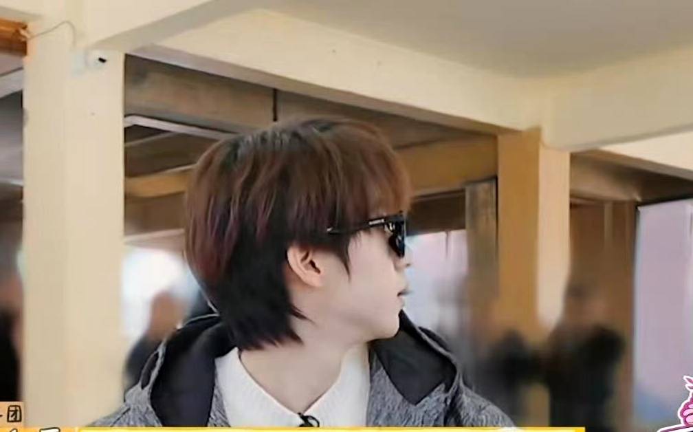 《一路繁花》一个火了，一个塌房了？