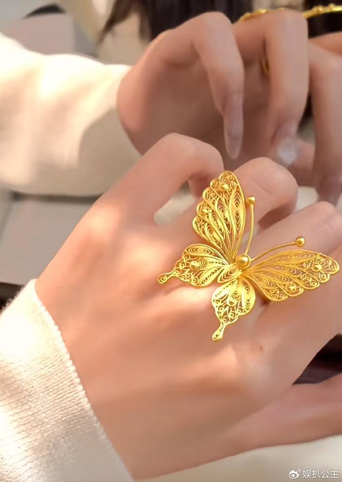 全球经济动荡下，黄金的“疯狂”还能持续多久？